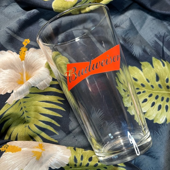 🍍NWOT Budweiser Bow Tie Logo Beer Pint Glasses (Set of 4) - Picture 2 of 4